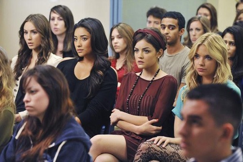 TROIAN BELLISARIO, SHAY MITCHELL, LUCY HALE, ASHLEY BENSON