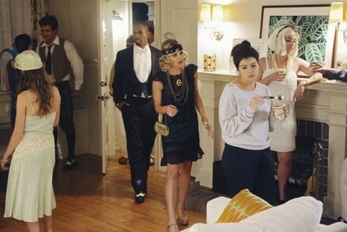 Happy Endings 2x01 (8)