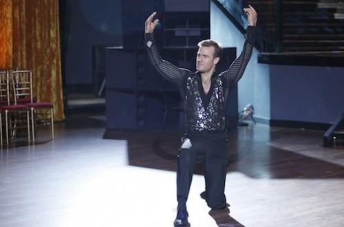 Don’t Trust the B--- in Apartment 23 2x06 6