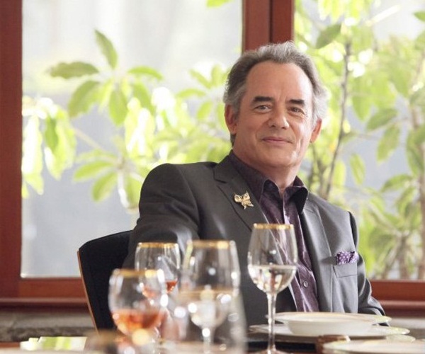 Devious Maids 1x01 9