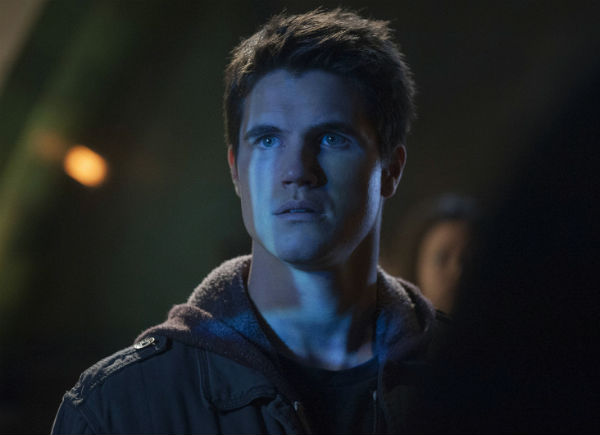 Robbie Amell The Tomorrow People