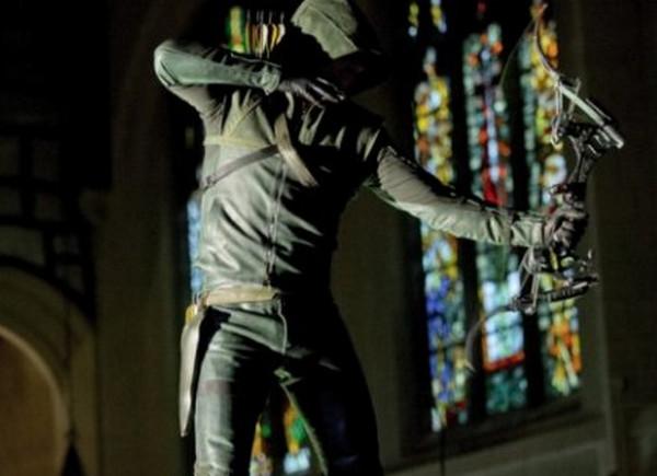 Arrow 2x01 34