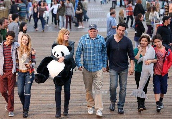 Welcome To The Family 1x01 2