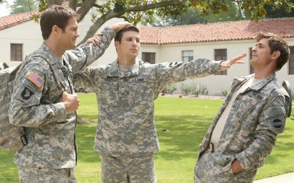 Enlisted 1x01 5