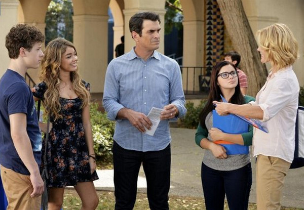 Modern Family 6x02 5