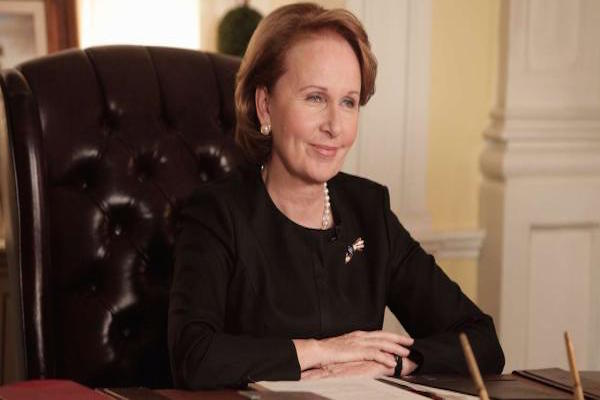 Scandal 4, Sally Langston