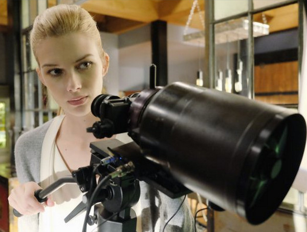 Stitchers 1x04