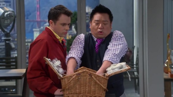 Young and Hungry 2x13