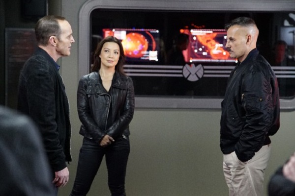 Marvel's Agents of S.H.I.E.L.D. 3x12_01